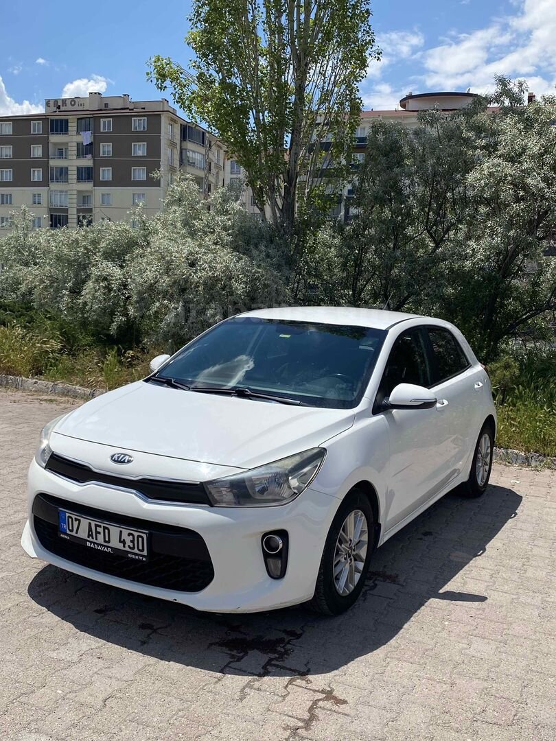 Sahibinden Kia Rio 1.25 CVVT Concept 2017 Model Nevşehir 104.500 km Beyaz 2