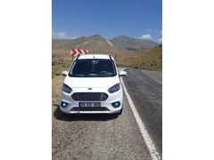 Sahibinden Ford Tourneo Courier 1.5 TDCi Trend 2019 Model