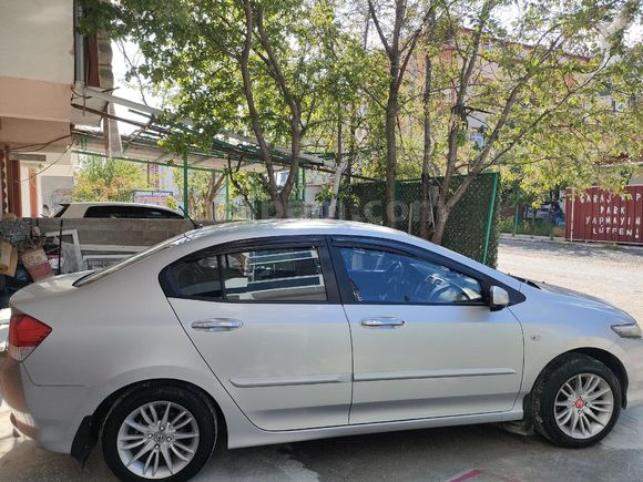 Sahibinden bakımlı temiz arayana Honda City 1.4 LS 2009 Model
