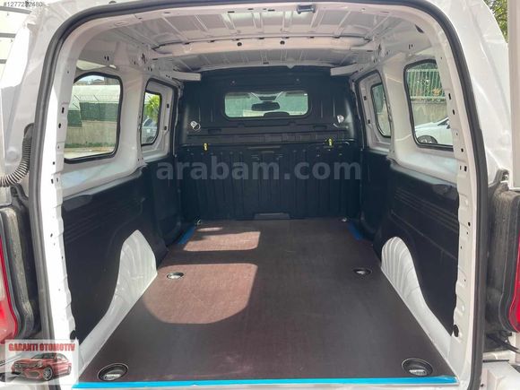 TAKAS'LI 2024 COMBO CARGO XL ELEGANCE 1.5 D AUTO CAMLI %20KDV