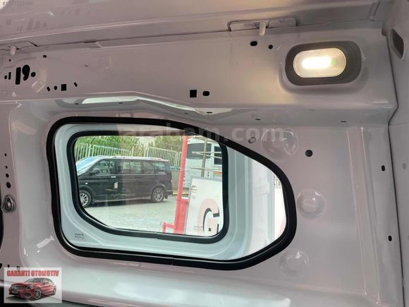 TAKAS'LI 2024 COMBO CARGO XL ELEGANCE 1.5 D AUTO CAMLI %20KDV