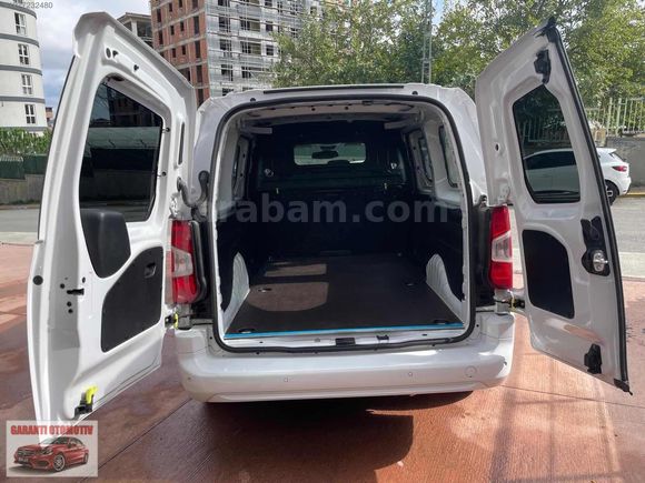 TAKAS'LI 2024 COMBO CARGO XL ELEGANCE 1.5 D AUTO CAMLI %20KDV