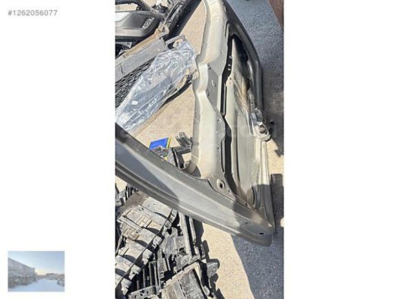 Renault Kangoo 4 bagaj kapağı