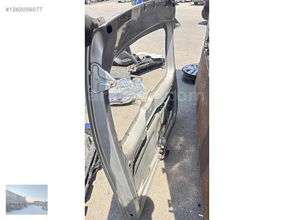 Renault Kangoo 4 bagaj kapağı