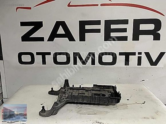 Volkswagen caddy 2011 model Akü alt plastiği
