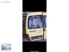 Peugeot partner bagaj kapağı