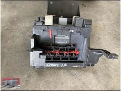 Volkswagen Caddy 1.9 sigorta kutusu 1K0937049M