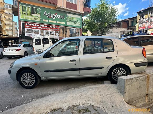TORUN AUTO'DAN 2004 Model Renault Clio Seymbol  1.4 Authentique  HATASIZ BOYASIZ 