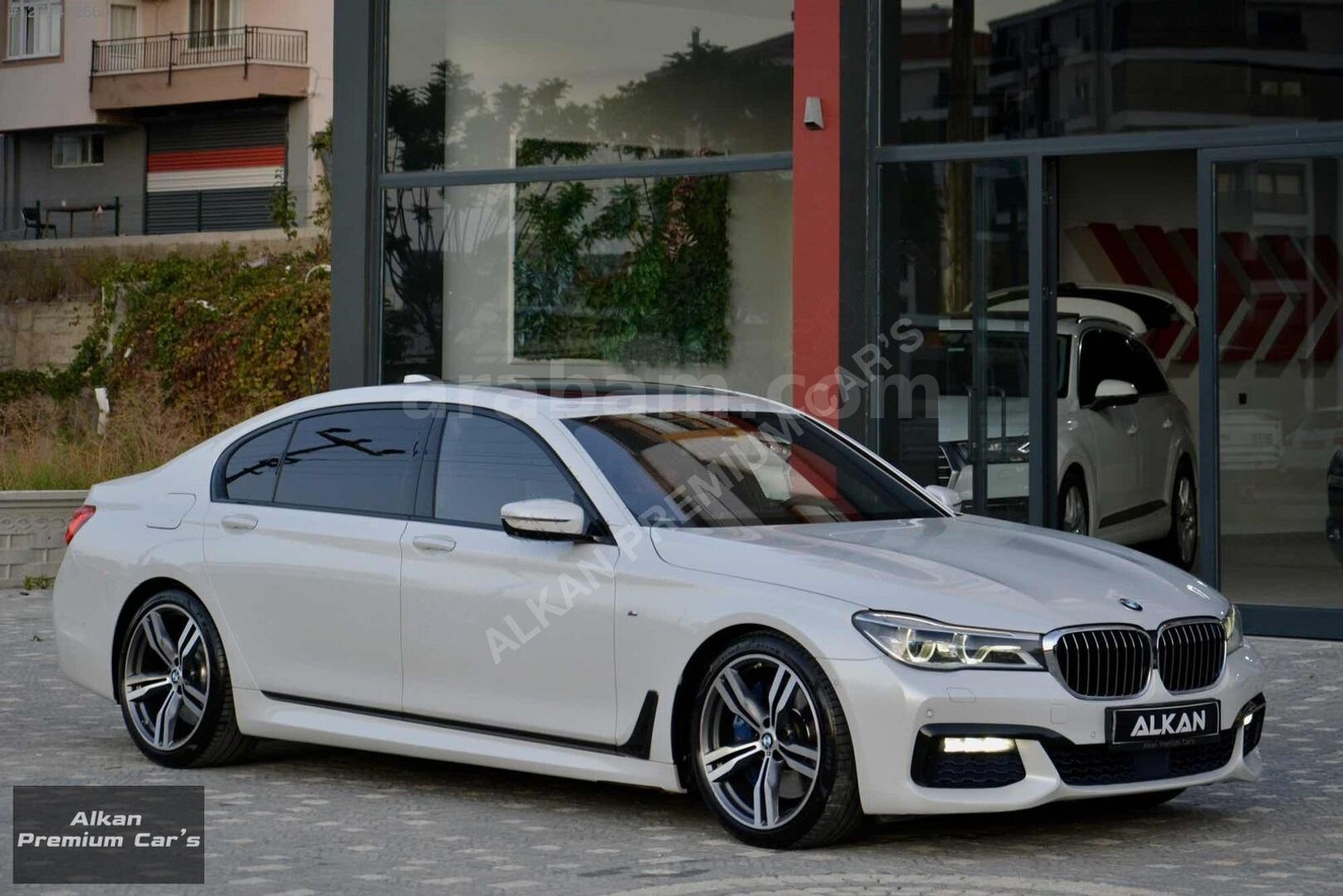 Galeriden BMW 7 Serisi 725d Long M Excellence 2017 Model Antalya 143.800 km Beyaz 2