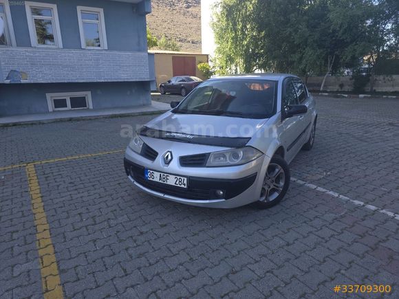 ERBENLERDEN ÇOK TEMİZ BENZİN+LPG li MEGANE 2