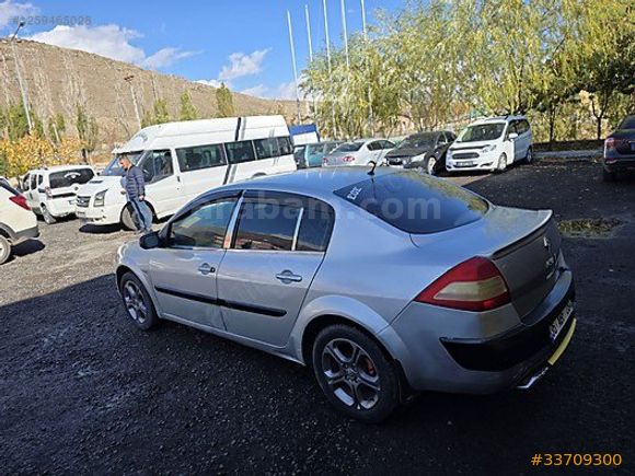 ERBENLERDEN ÇOK TEMİZ BENZİN+LPG li MEGANE 2