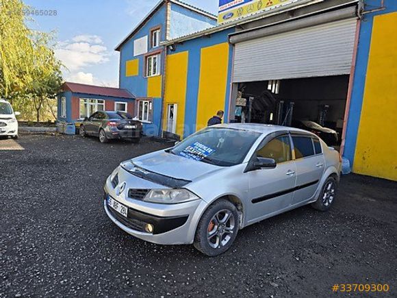 ERBENLERDEN ÇOK TEMİZ BENZİN+LPG li MEGANE 2