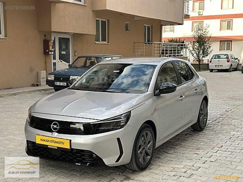 HAKAN OTO'DAN OPEL CORSA 1.2 T 100 HP AT8 EDİTİON