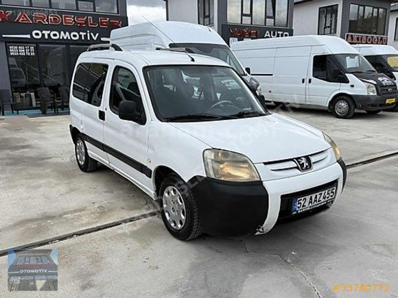 KARDEŞLER OTOMOTİV DEN DEĞİŞENSİZ KLİMALI PEJO PARTNER
