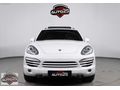 AUTO 25 DEN HATASIZ CAYENNE