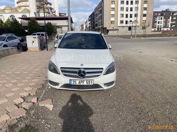Sahibinden Mercedes - Benz B 180 BlueEFFICIENCY Sport 2014 Model Hatay 149.000 km Beyaz