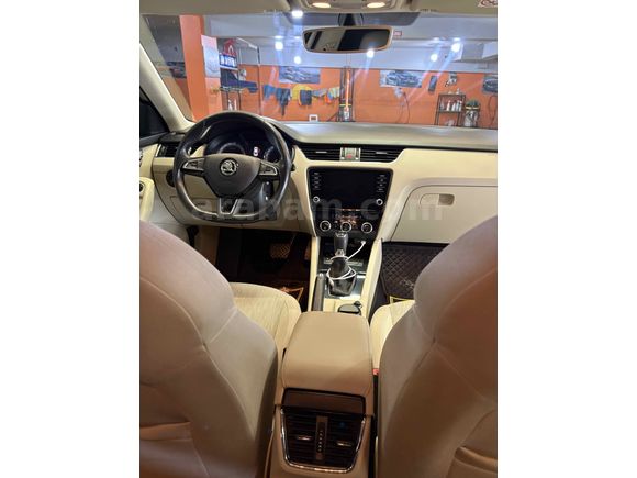 Skoda Octavia 1.6 TDI Style 2019 Model temiz aile aracı
