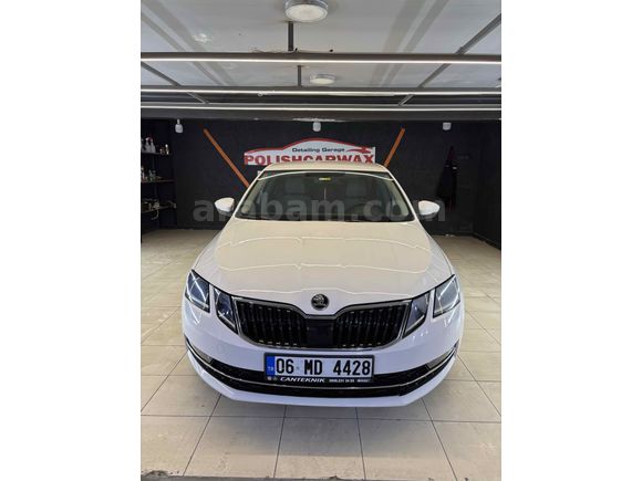 Skoda Octavia 1.6 TDI Style 2019 Model temiz aile aracı
