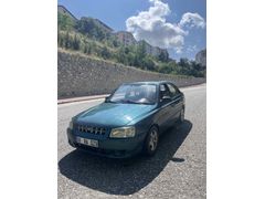 Sahibinden Hyundai Accent 1.3 LX 2000 Model Motor yeni muane yeni kliması aktif