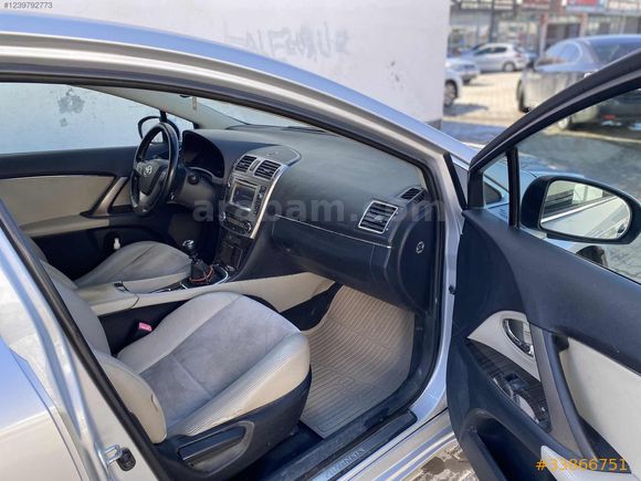 2013 AVANSİS 1.6 ELEGANT EXTRA HATASIZ