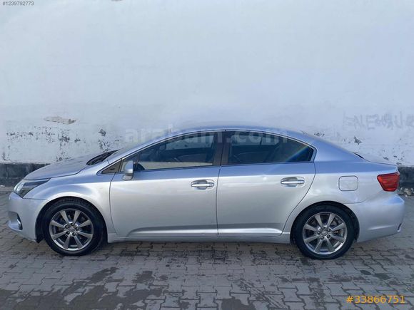 2013 AVANSİS 1.6 ELEGANT EXTRA HATASIZ