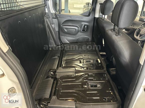 İLGÜN GRUP'TAN HATASIZ BOYASIZ OPEL COMBO FULL DONANIM KREDİ K.