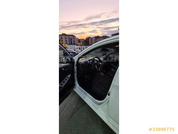 Sahibinden Hyundai Accent Blue 1.6 CRDI Mode Plus 2015 Model
