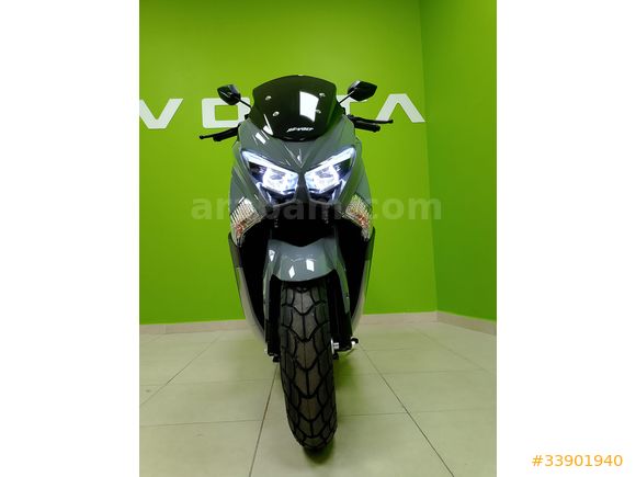 REVOLT RSX4 SCOOTER