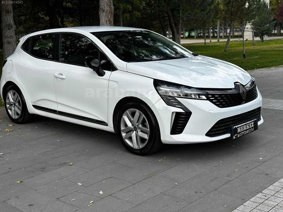 2023 RENAULT CLİO 1.0 TCE EVOLUTİON OTOMATİK 39 Bin KM BAKIMLI