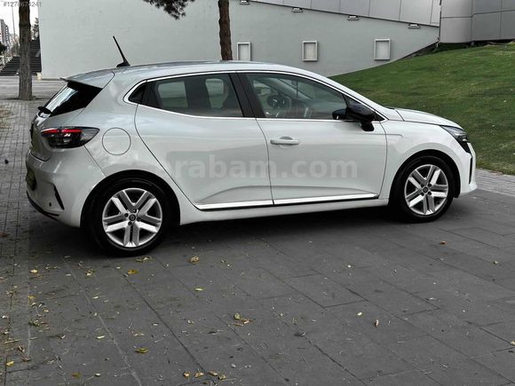 2023 RENAULT CLİO 1.0 TCE EVOLUTİON OTOMATİK 39 Bin KM BAKIMLI