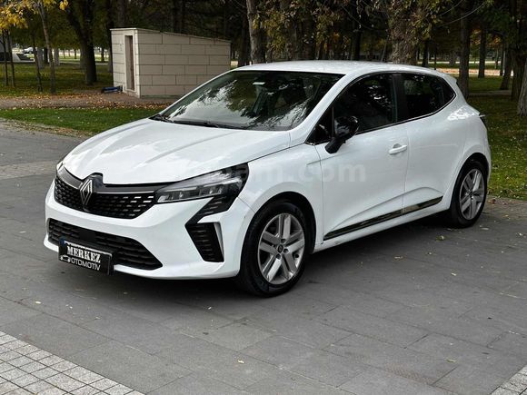 2023 RENAULT CLİO 1.0 TCE EVOLUTİON OTOMATİK 39 Bin KM BAKIMLI