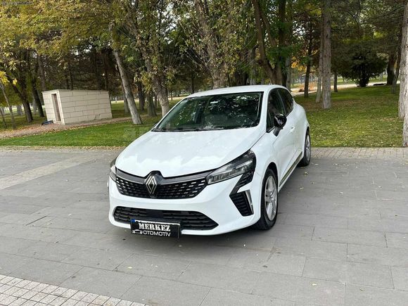2023 RENAULT CLİO 1.0 TCE EVOLUTİON OTOMATİK 39 Bin KM BAKIMLI