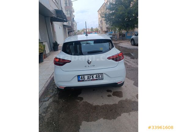 garajı arabası. Sahibinden Renault Clio 1.0  .Joy 2022  tesla ekran Model