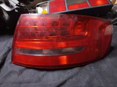 Audi/A4/ Stop