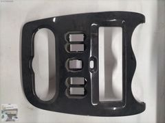 02805 DACİA SANDERO TEYP/KLİMA PANEL ÇERÇEVESİ