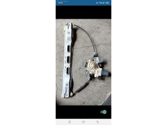 FORD CORUİER SAĞ ÖN CAM KRİKOSU ORJİNAL HATASIZ