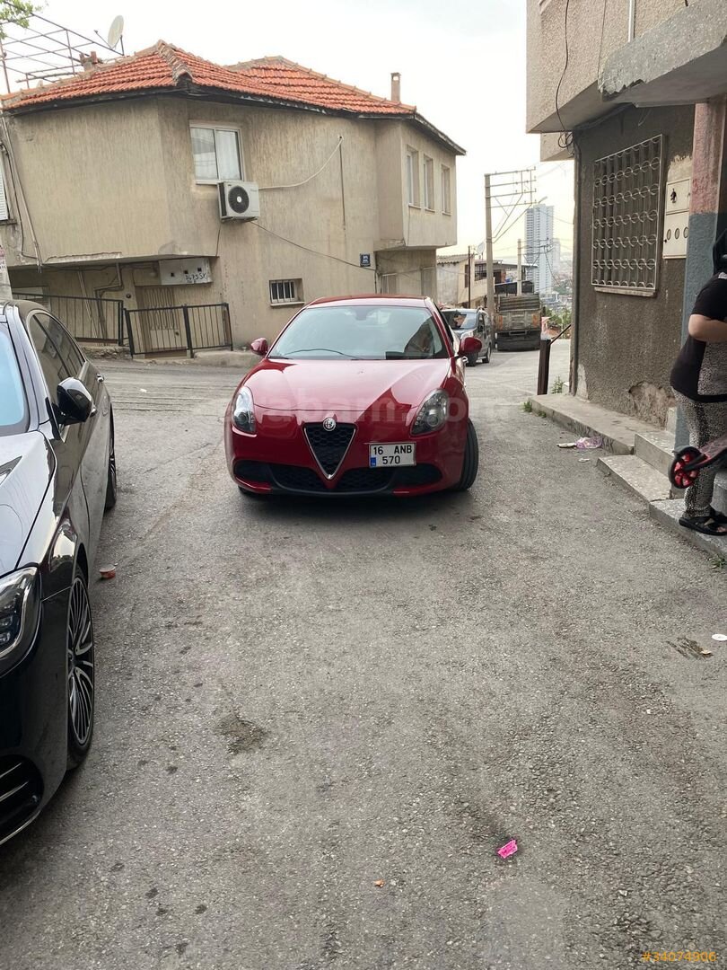 Sahibinden Alfa Romeo Giulietta 1.6 JTD Super 2020 Model İzmir 90.000 km Bordo 3