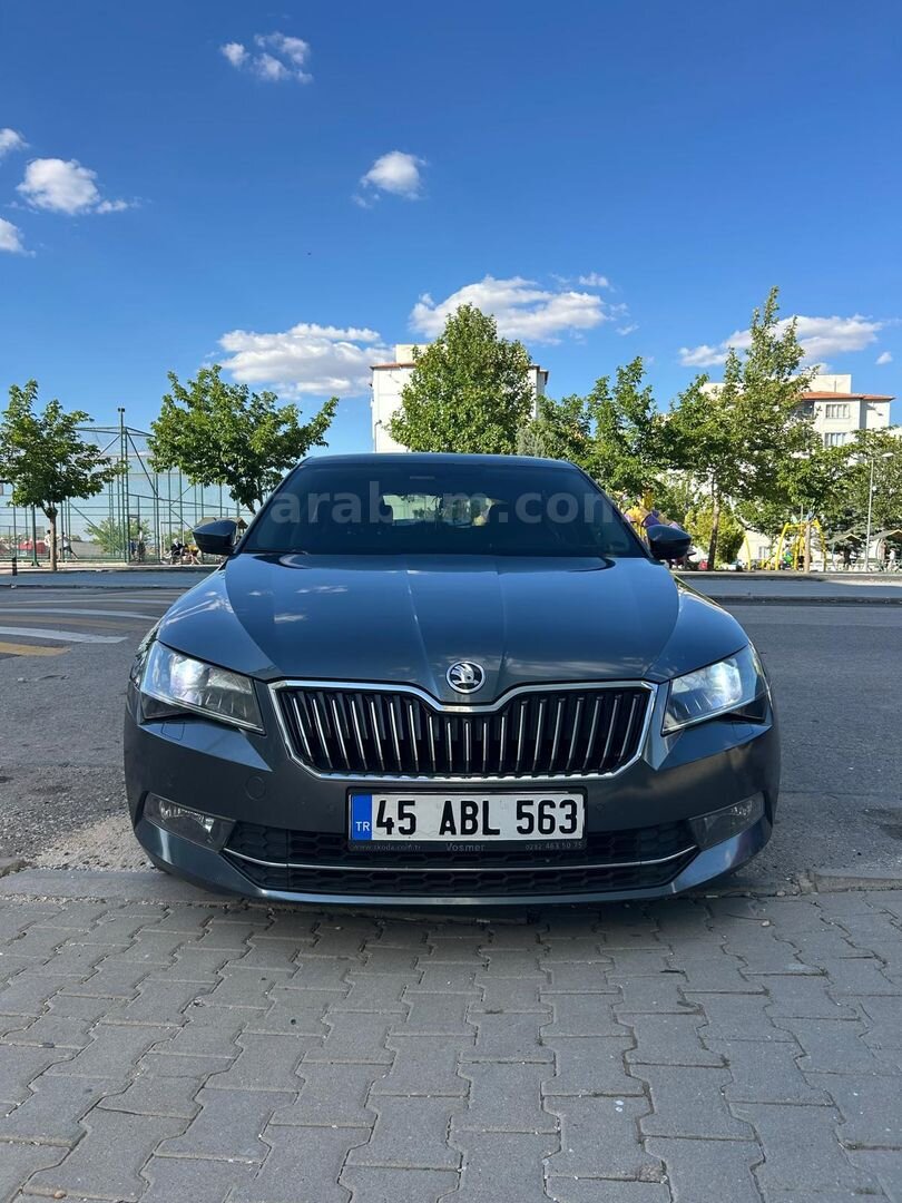 Sahibinden Skoda SuperB 1.6 TDI Style 2018 Model Gaziantep 250.000 km Gri 5