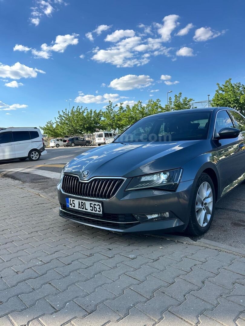 Sahibinden Skoda SuperB 1.6 TDI Style 2018 Model Gaziantep 250.000 km Gri 7