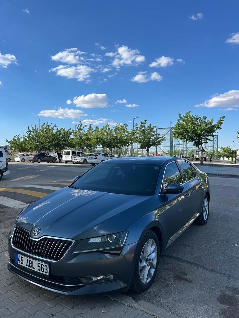 Sahibinden Skoda SuperB 1.6 TDI Style 2018 Model Gaziantep 250.000 km Gri 1