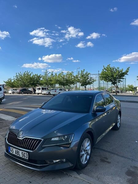 Sahibinden Skoda SuperB 1.6 TDI Style 2018 Model Gaziantep 250.000 km Gri