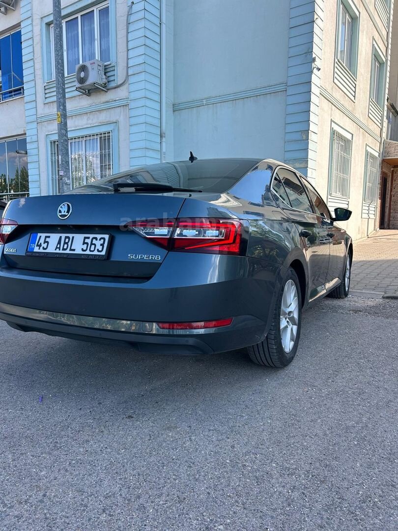 Sahibinden Skoda SuperB 1.6 TDI Style 2018 Model Gaziantep 250.000 km Gri 3