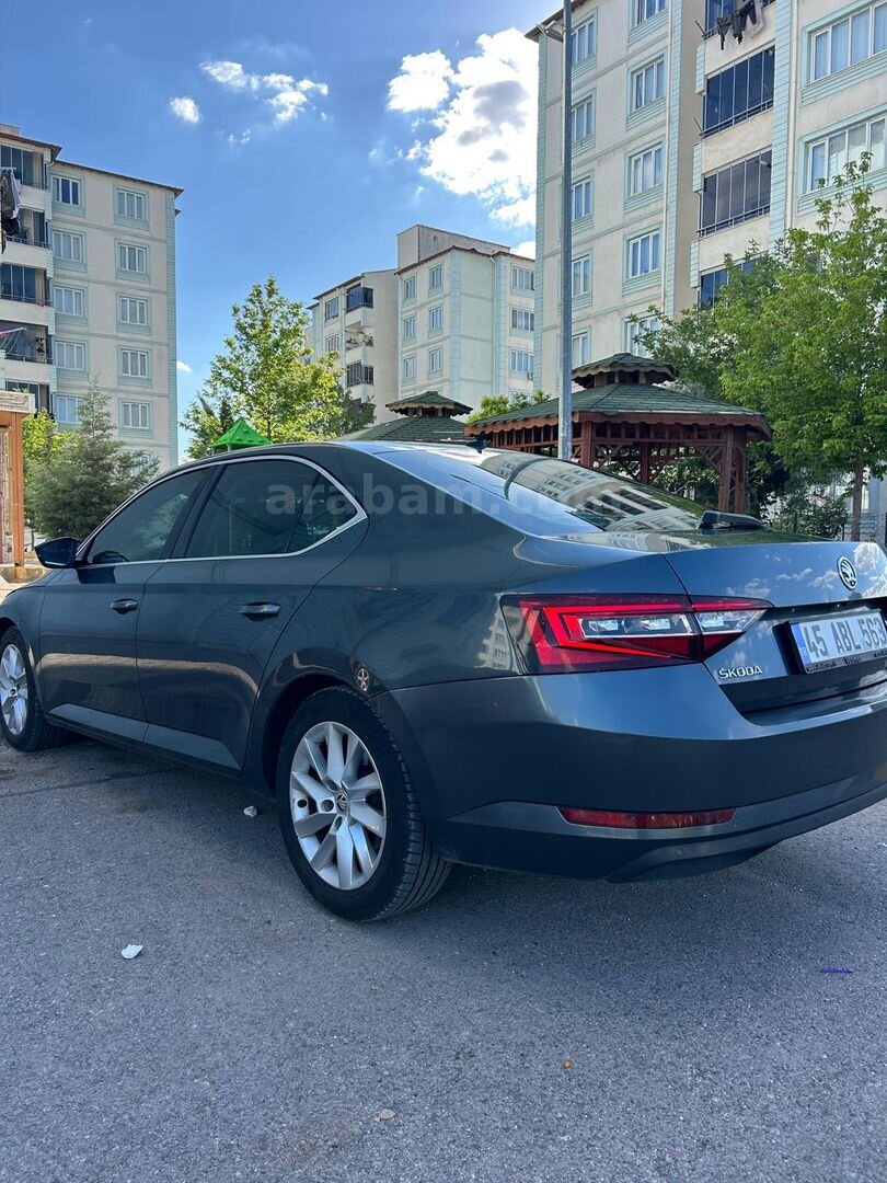 Sahibinden Skoda SuperB 1.6 TDI Style 2018 Model Gaziantep 250.000 km Gri 2
