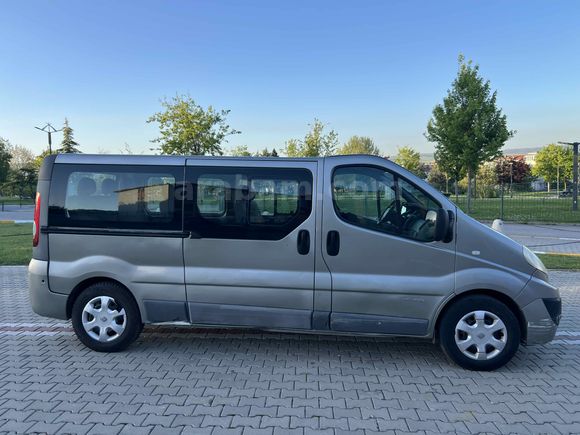GöÇMEZ OTOMOTiV’DEN 2009 Renault Trafic Multix 1.9 dCi Confort 