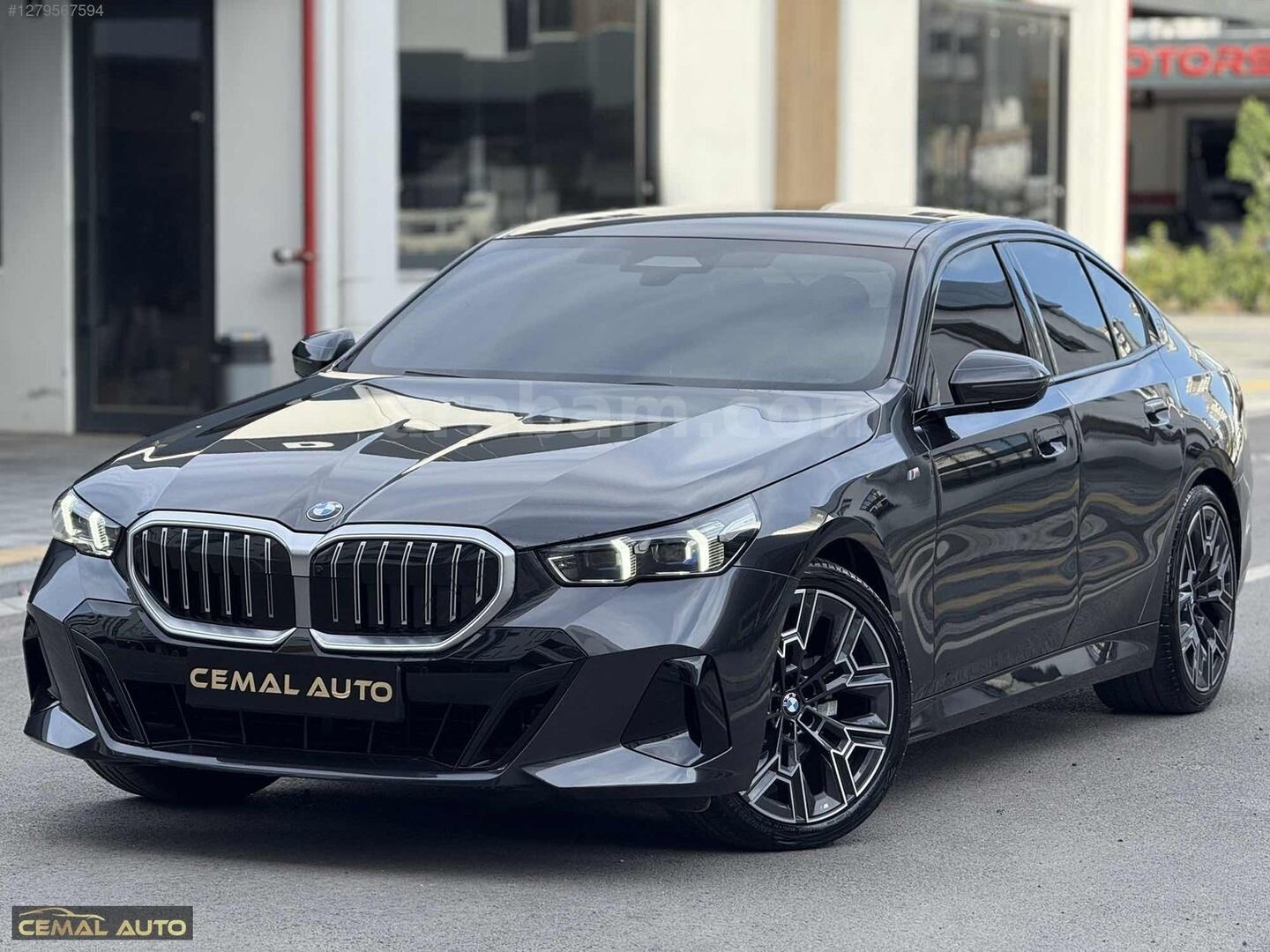 CEMAL AUTO''2024 5.20İ M SPORT BOYASIZ HATASZ İÇİ VEGANZE(VİŞNE) 5