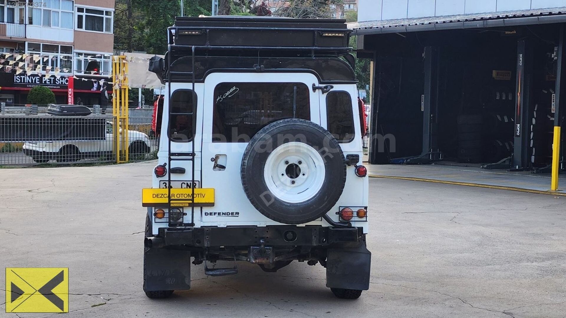 Galeriden Land Rover Defender 110 3.0 1998 Model İstanbul 50.000 km Beyaz 7