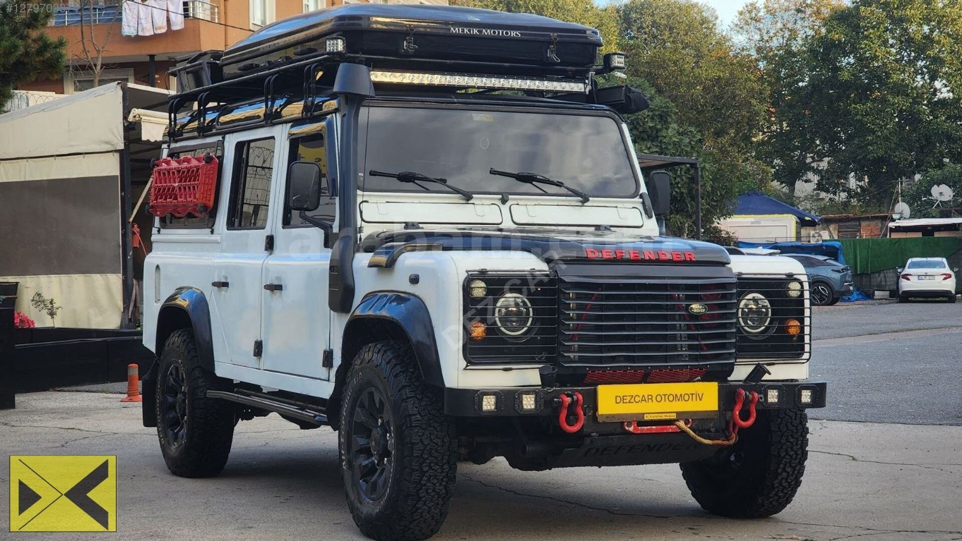 Galeriden Land Rover Defender 110 3.0 1998 Model İstanbul 50.000 km Beyaz 2