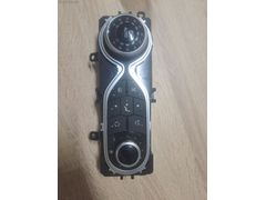 275108796R clio 4 capture klima paneli