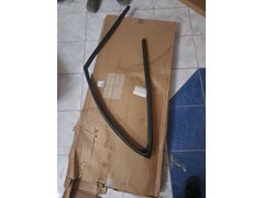 803308958R yeni sandero sağ ön kali cam fitili