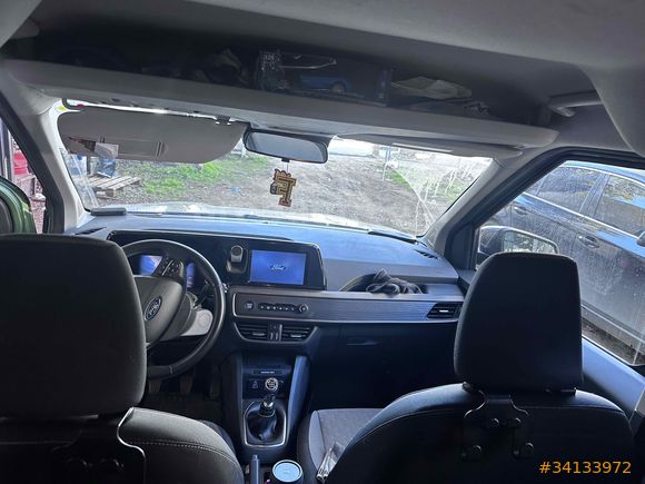 Sahibinden Ford Tourneo Courier 1.5 EcoBlue Titanium 2024 Model